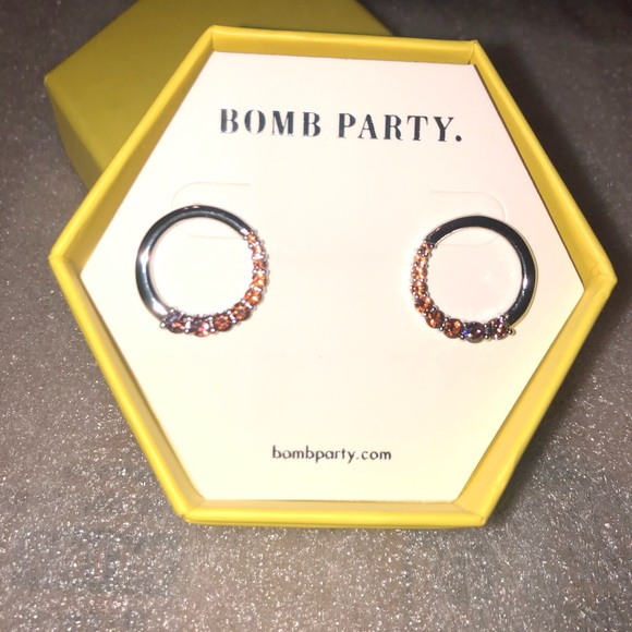 Earrings - Picture 2 of 3